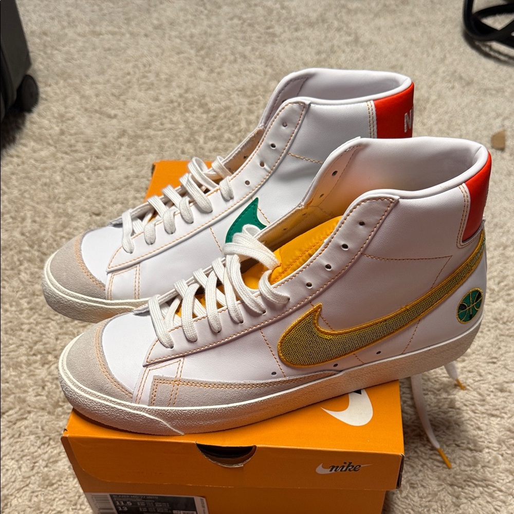 Nike Blazer Mid ‘77 Vintage White High Tops with Gold and Green Accents